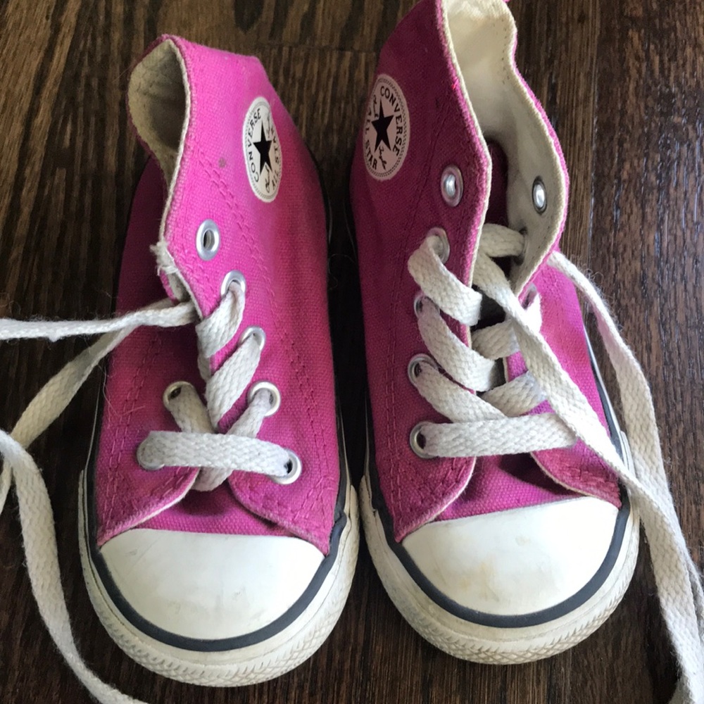 Girls dark pink converse